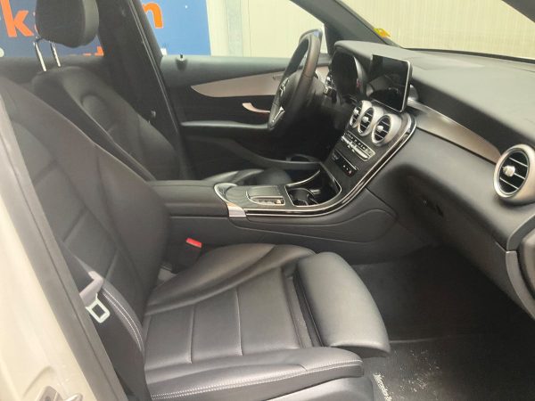 2021 Mercedes-Benz GLC-Klasse GLC 300de 4Matic - Image 6