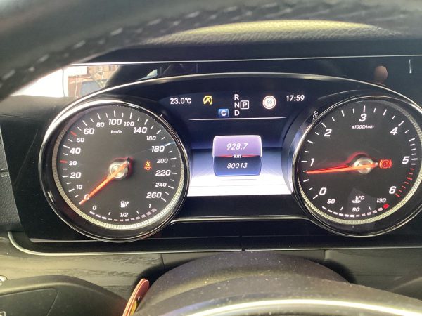 2018 Mercedes-Benz E-Klasse E 220 d AMG Line - Image 3