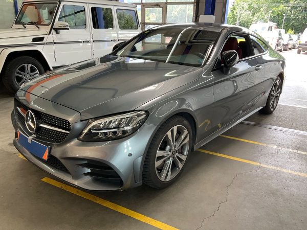 2019 Mercedes-Benz C-Klasse C 300 AMG Line - Image 2