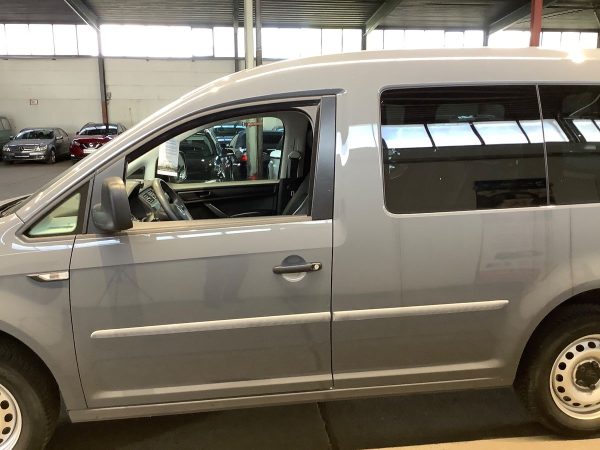 2018 Volkswagen Caddy 2.0 TDI Kombi EcoProfi BlueMotion - Image 17