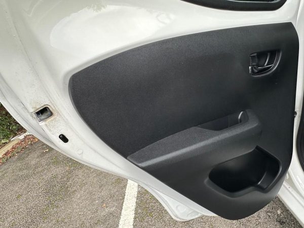 2016 Toyota Aygo 1.0 VVT-i x-pression x-shift - Image 5