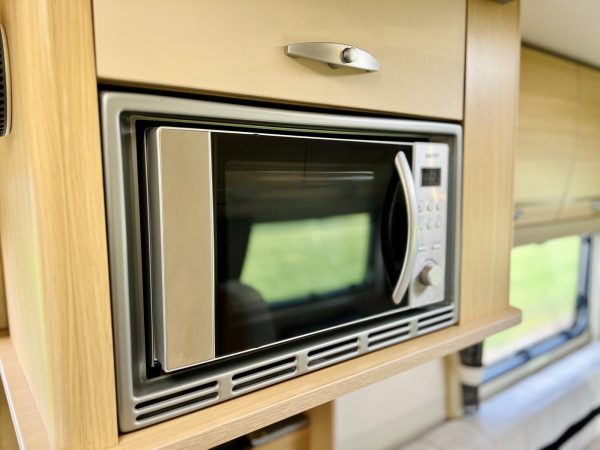 2011 Fiat Ducato Bessacarr E435 Luxury 4 Berth Motorhome - Image 33