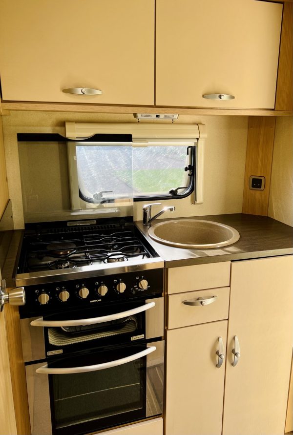 2011 Fiat Ducato Bessacarr E435 Luxury 4 Berth Motorhome - Image 31