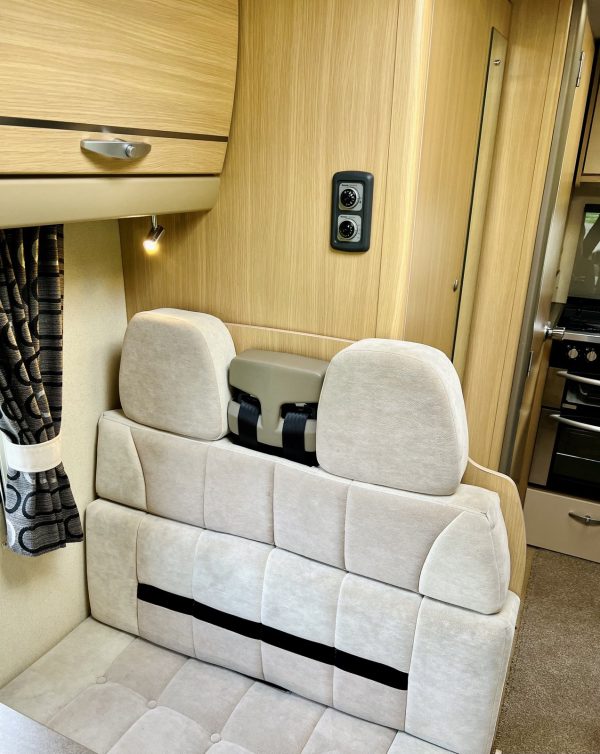 2011 Fiat Ducato Bessacarr E435 Luxury 4 Berth Motorhome - Image 24