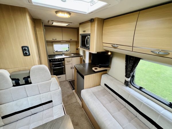 2011 Fiat Ducato Bessacarr E435 Luxury 4 Berth Motorhome - Image 15