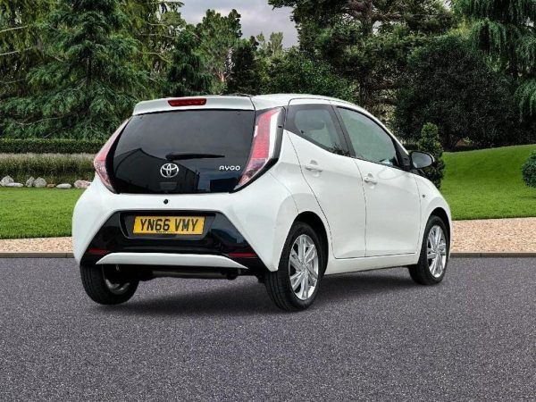 2016 Toyota Aygo 1.0 VVT-i x-pression x-shift - Image 21