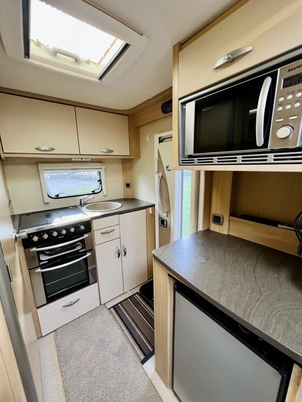 2011 Fiat Ducato Bessacarr E435 Luxury 4 Berth Motorhome - Image 14