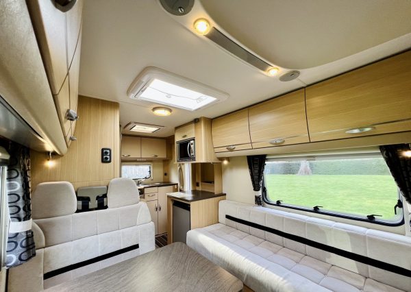 2011 Fiat Ducato Bessacarr E435 Luxury 4 Berth Motorhome - Image 10