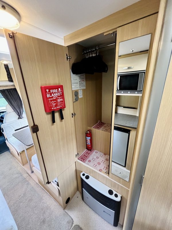 2011 Fiat Ducato Bessacarr E435 Luxury 4 Berth Motorhome - Image 2